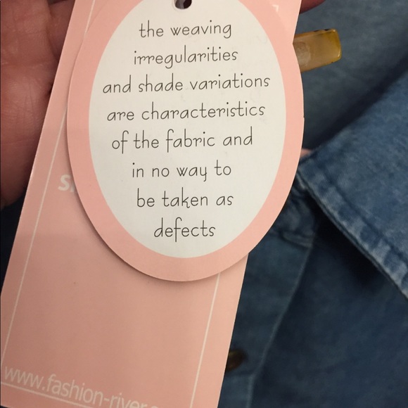 💙💙Denim Button Down Long Shirt💙💙 - Picture 4 of 8